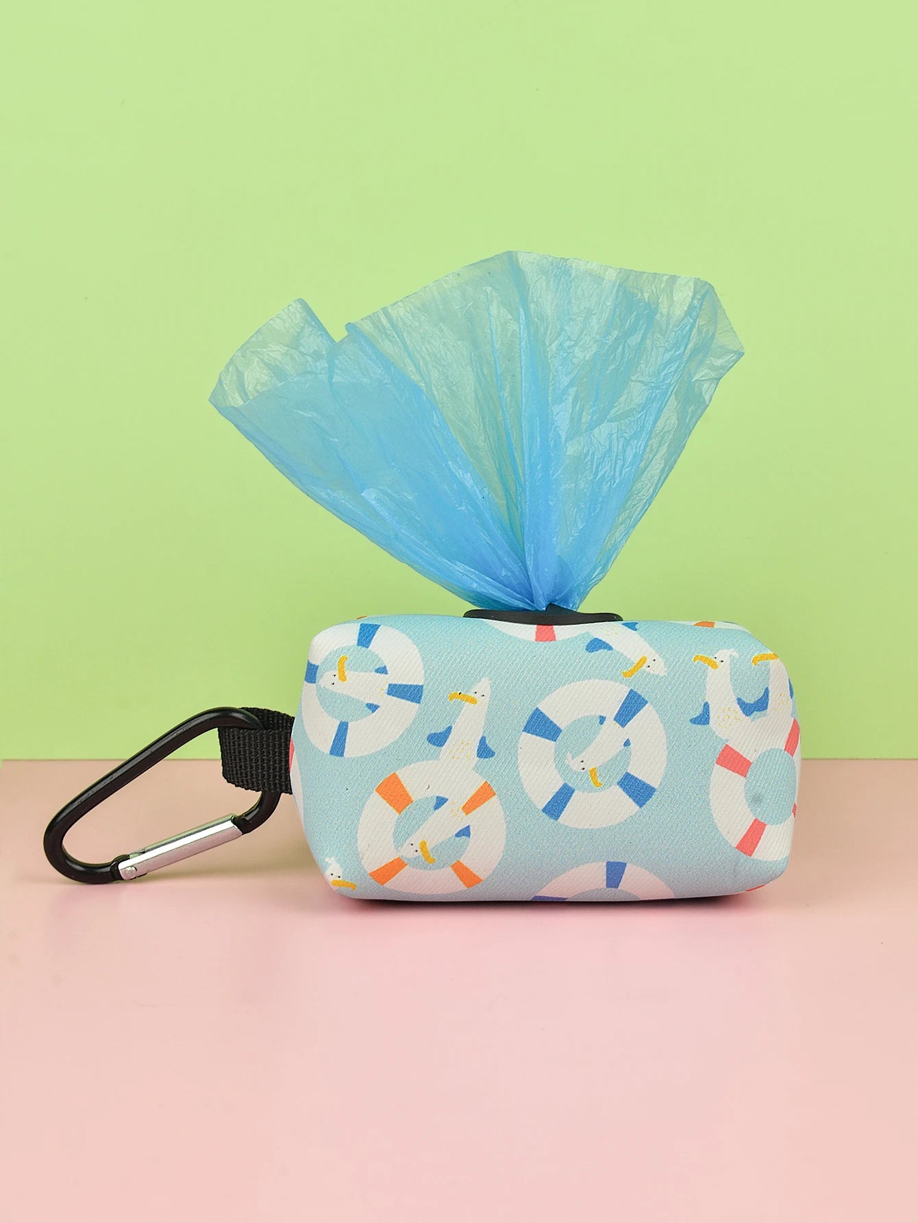 Soporte para bolsas de excrementos de mascotas con estampado de fantasía abstracta: dispensador elegante y práctico para paseos
