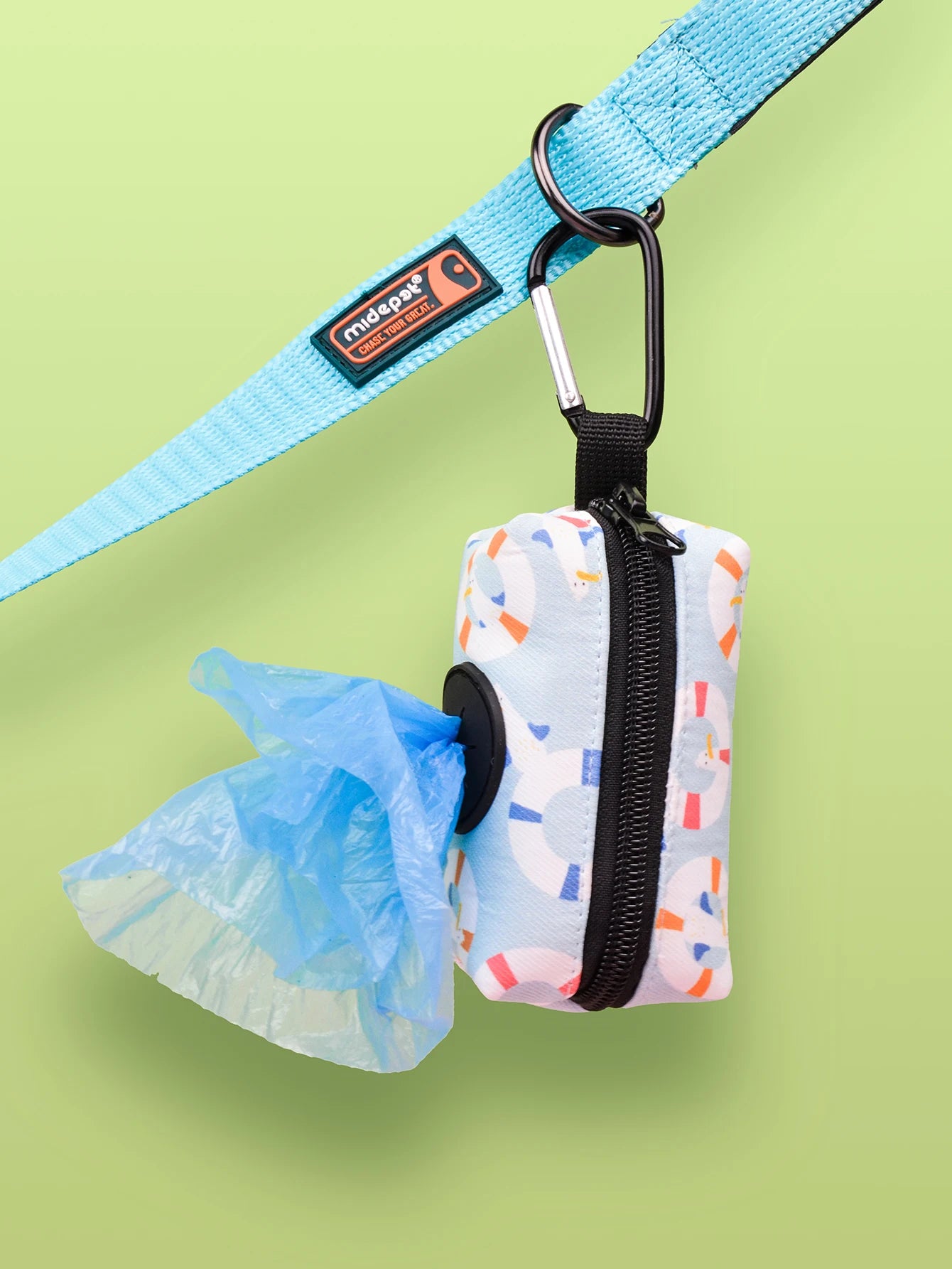 Soporte para bolsas de excrementos de mascotas con estampado de fantasía abstracta: dispensador elegante y práctico para paseos